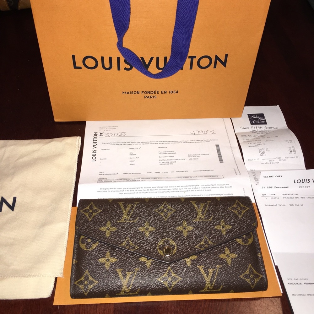 Authentic Louis Vuitton Sarah Wallet